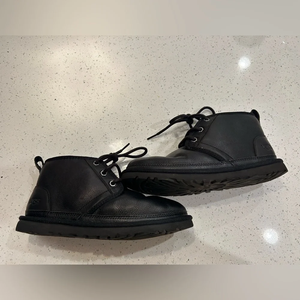 Men’s UGG Neumel Mini Boots – Size 6 (fits Women’s 7)